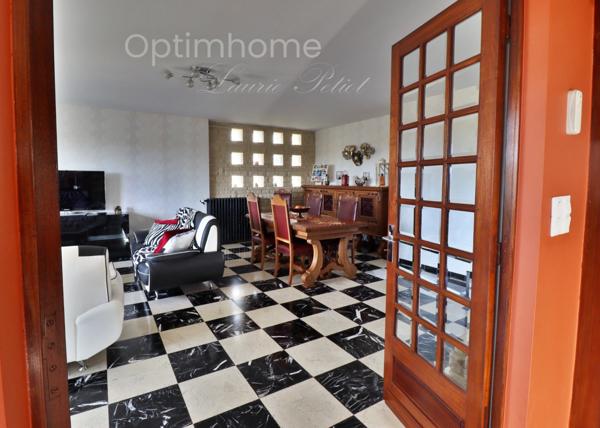 Maison à vendre 10 pièces BARBEZIEUX SAINT HILAIRE (16) Quartier calme proche du centre