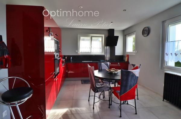 Maison à vendre 10 pièces BARBEZIEUX SAINT HILAIRE (16) Quartier calme proche du centre