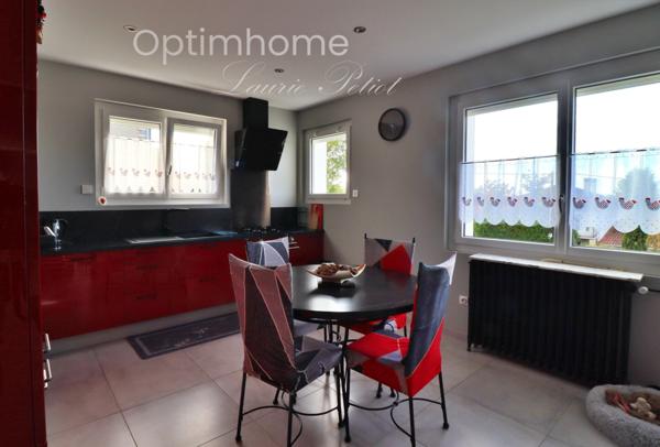 Maison à vendre 10 pièces BARBEZIEUX SAINT HILAIRE (16) Quartier calme proche du centre