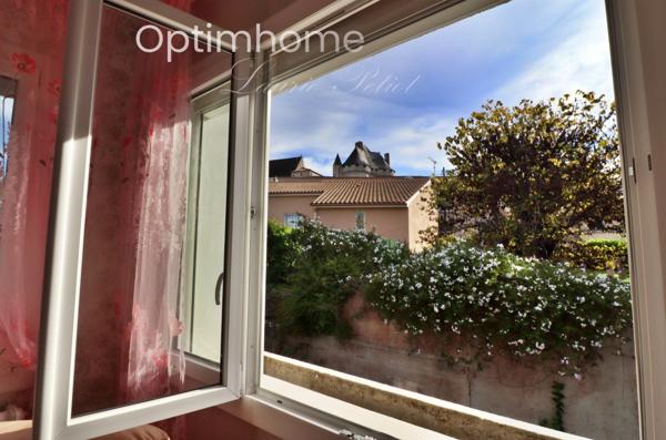 Maison à vendre 10 pièces BARBEZIEUX SAINT HILAIRE (16) Quartier calme proche du centre