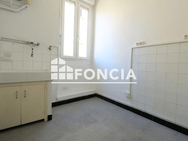 Location Studio 35.34 m² - 25 RUE DE LA VIERGE Nimes 30000