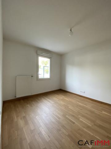 RILLIEUX-LA-PAPE T2 40 M² AVEC TERRASSE ET STATIONNEMENT