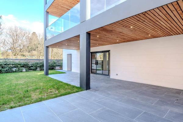 Grand appartement avec 118m2 de Terrasse