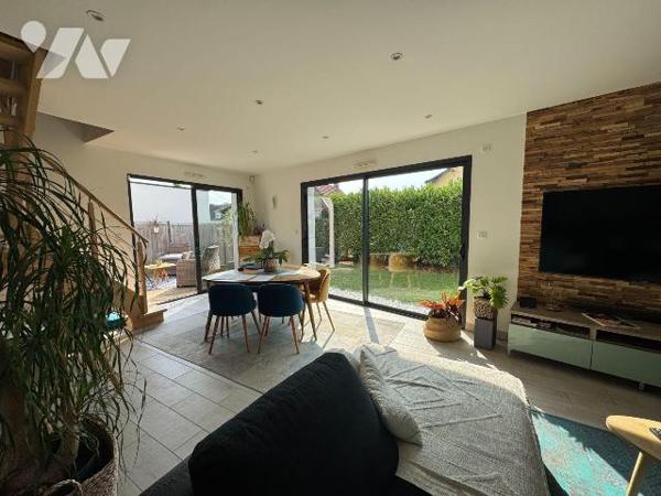 A VENDRE - LA BAULE ESCOUBLAC - SECTEUR KERQUESSAUD- BELLE MAISON T5 DE 2018 :
Dans secteur ré...