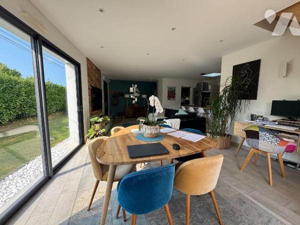 A VENDRE - LA BAULE ESCOUBLAC - SECTEUR KERQUESSAUD- BELLE MAISON T5 DE 2018 :
Dans secteur ré...