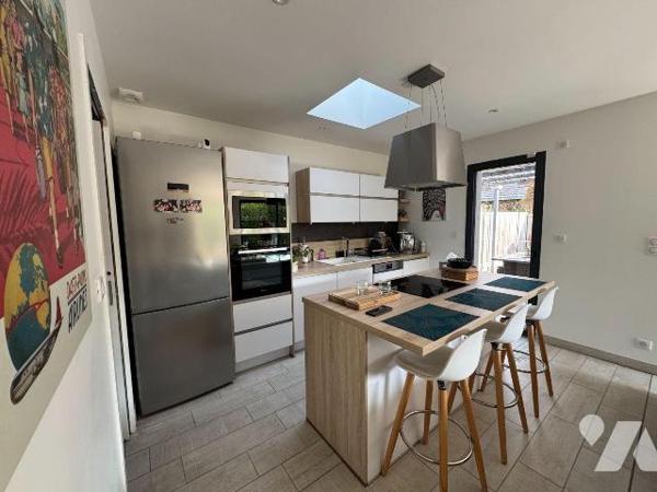 A VENDRE - LA BAULE ESCOUBLAC - SECTEUR KERQUESSAUD- BELLE MAISON T5 DE 2018 :
Dans secteur ré...