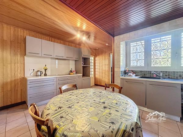 Propriété de 194 m2 sur 2000m2 de parcelle