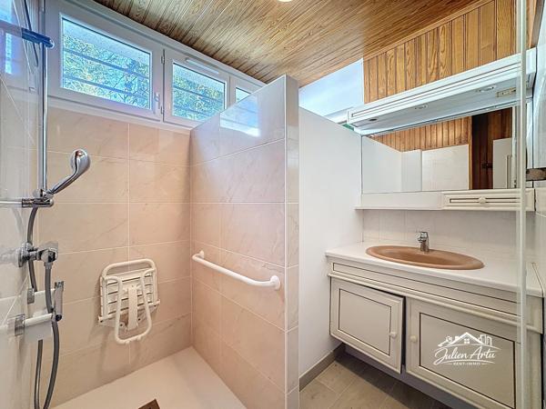 Propriété de 194 m2 sur 2000m2 de parcelle