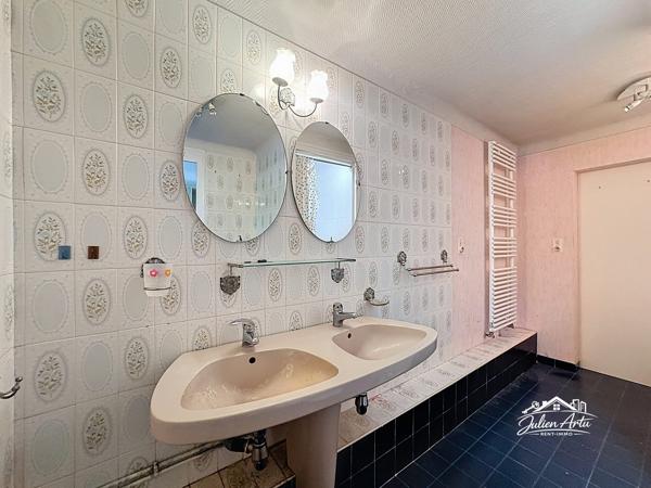 Propriété de 194 m2 sur 2000m2 de parcelle