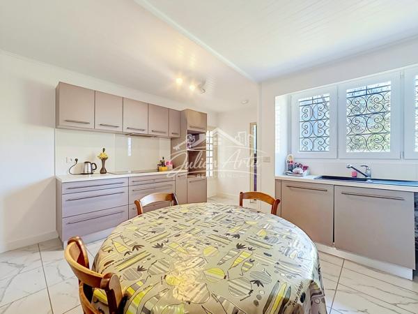 Propriété de 194 m2 sur 2000m2 de parcelle