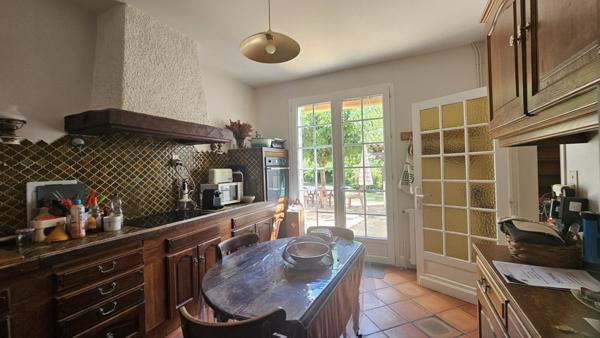 Tonneins (47400) Propriété familiale avec parc clos et piscine – 220 m² – 5 chambres