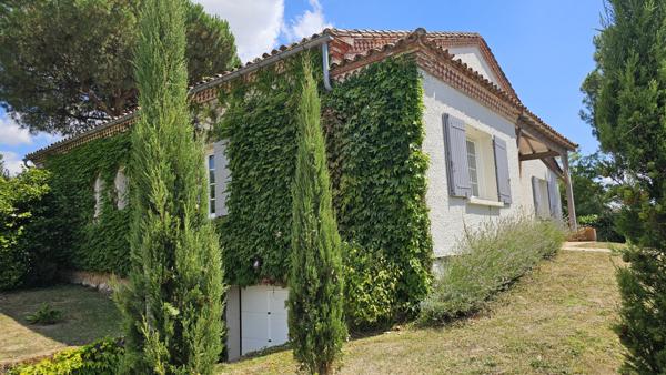 Tonneins (47400) Propriété familiale avec parc clos et piscine – 220 m² – 5 chambres