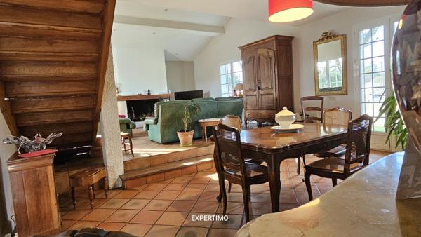 Tonneins (47400) Propriété familiale avec parc clos et piscine – 220 m² – 5 chambres