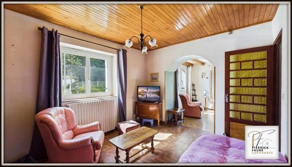 Maison atypique à Villar-Saint-Pancrace : jardin, dépendance et vue montagne