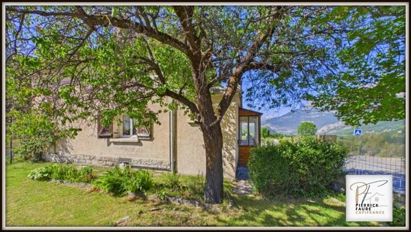 Maison atypique à Villar-Saint-Pancrace : jardin, dépendance et vue montagne