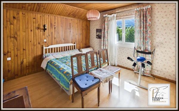 Maison atypique à Villar-Saint-Pancrace : jardin, dépendance et vue montagne