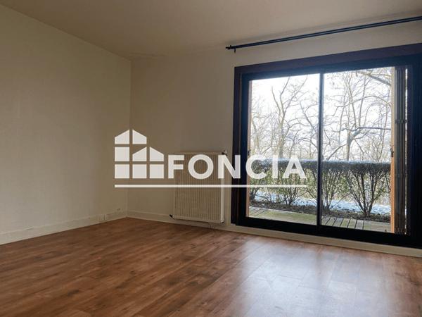 Location Studio 29.23 m² - BATIMENT 3 Gien 45500