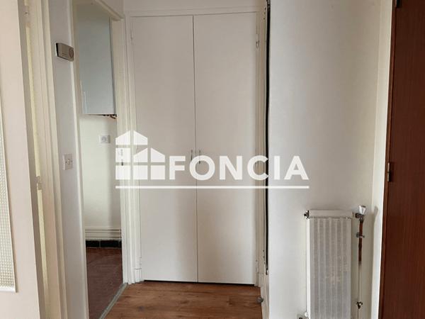 Location Studio 29.23 m² - BATIMENT 3 Gien 45500