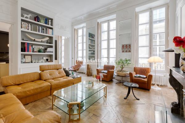 À VENDRE - Appartement - Paris - 75002 - Palais Royal - 2 pièces - 1 chambre - 122m²
