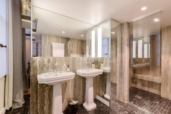 À VENDRE - Appartement - Paris - 75002 - Palais Royal - 2 pièces - 1 chambre - 122m²
