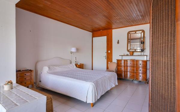 Appartement à vendre    4 pièces • 100 m2 Sanary-sur-Mer