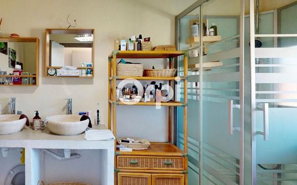 Maison à vendre    4 pièces •  Largentière