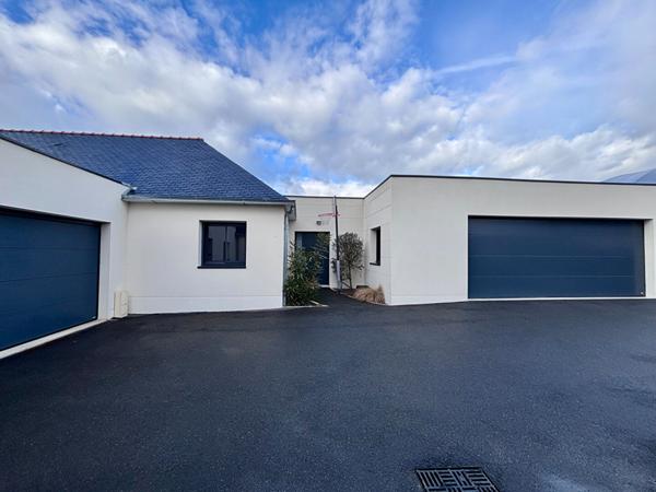 Maison de plain pied 252m² - Piscine - Château-Gontier