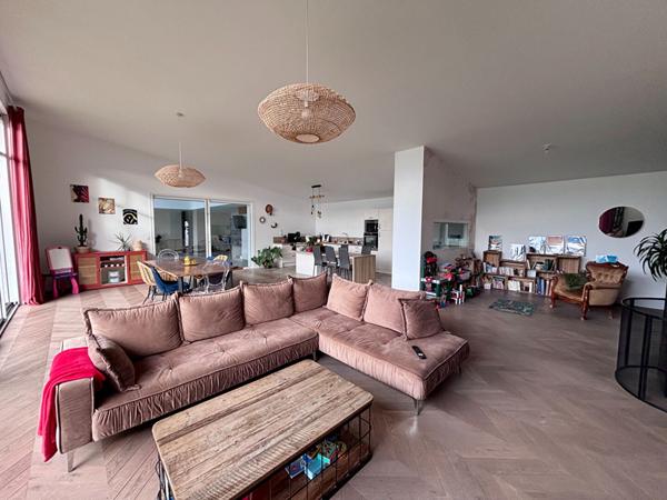 Maison de plain pied 252m² - Piscine - Château-Gontier