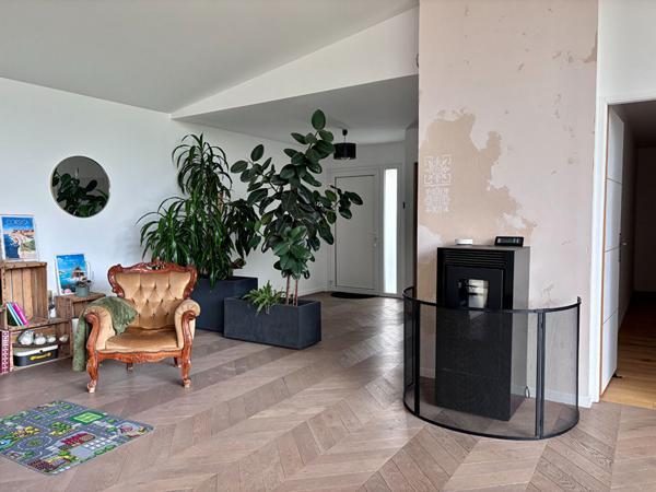 Maison de plain pied 252m² - Piscine - Château-Gontier