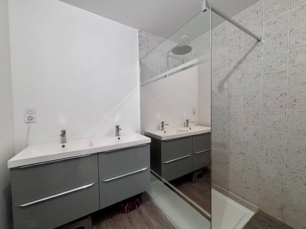 Maison de plain pied 252m² - Piscine - Château-Gontier