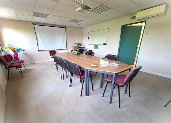 bureaux composé de 5 pièces pour une surface de 134.88m²