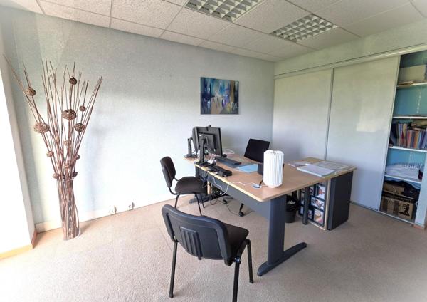 bureaux composé de 5 pièces pour une surface de 134.88m²