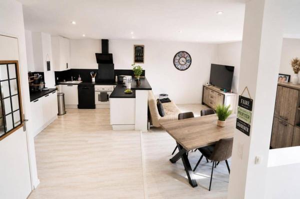 Duplex rénové proche du centre