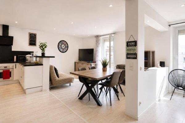 Duplex rénové proche du centre