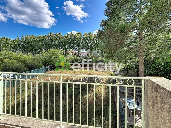 Maison
         6 pièces
        - 120 m² 385 000 € *