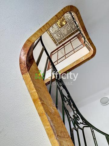 Maison
         6 pièces
        - 120 m² 385 000 € *