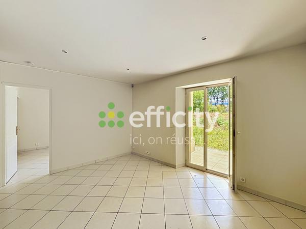 Maison
         6 pièces
        - 120 m² 385 000 € *