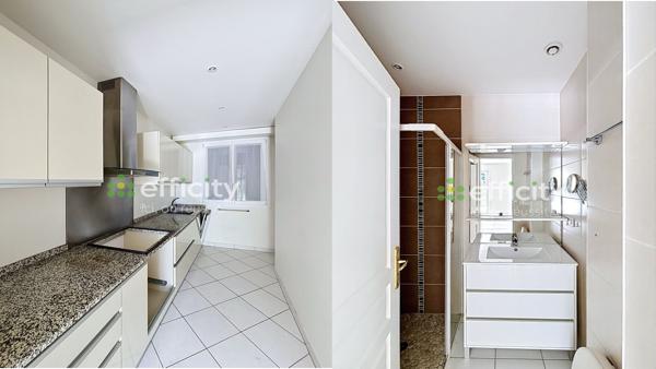 Maison
         6 pièces
        - 120 m² 385 000 € *