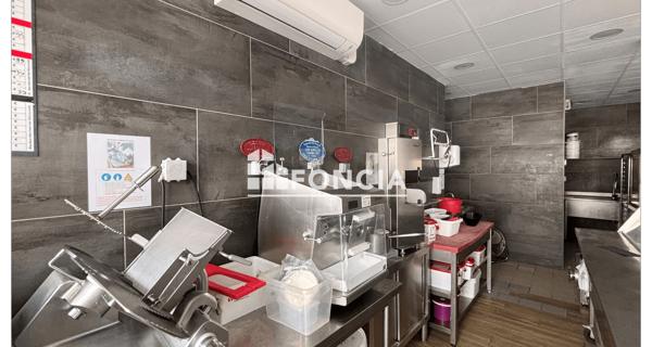 À vendre Local commercial 216 m² - Toulon 83100