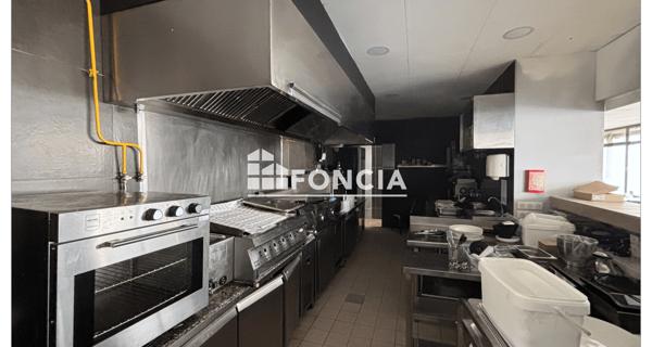 À vendre Local commercial 216 m² - Toulon 83100