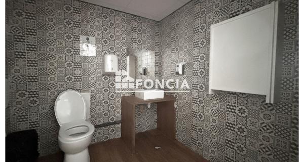 À vendre Local commercial 216 m² - Toulon 83100