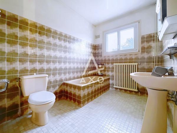 Maison de Ville 4 Chambres grange et terrain clos