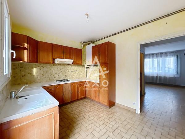 Maison de Ville 4 Chambres grange et terrain clos