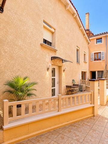 MAISON PLEINE RUE NATIONALE AVEC STATIONNEMENT PRIVATIF