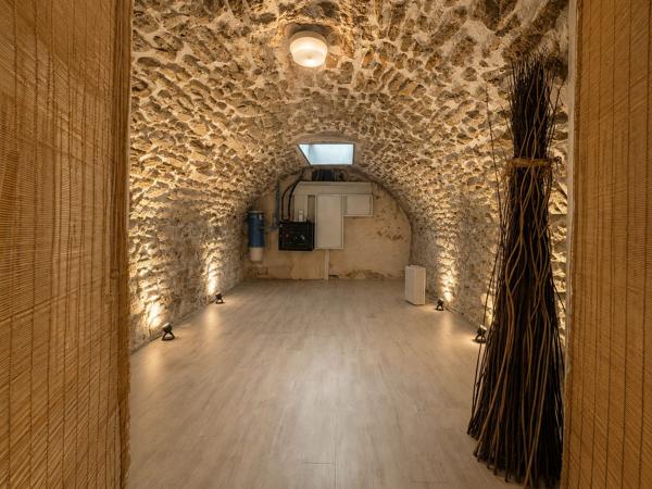 MAISON PLEINE RUE NATIONALE AVEC STATIONNEMENT PRIVATIF