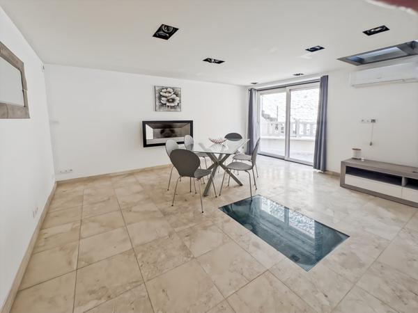 MAISON PLEINE RUE NATIONALE AVEC STATIONNEMENT PRIVATIF
