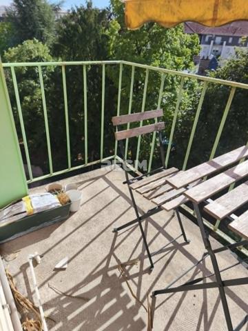 UN APPARTEMENT LUMINEUX À PERSONNALISER, À DEUX PAS DU CENTRE-VILLE