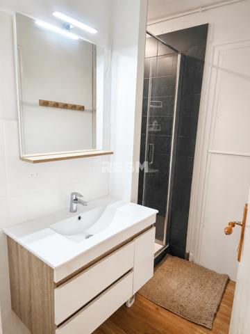 UN APPARTEMENT LUMINEUX À PERSONNALISER, À DEUX PAS DU CENTRE-VILLE