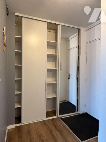 FOUGERES, Au 4ème étage d'un immeuble sécurisée et avec ascenseur, Spacieux appartement T4 de 7...