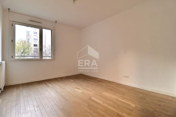 À 3 minutes du métro Ligne 12 ? Beau 3 pièces de 68 m² avec balcon, parking & cave ? Calme absolu